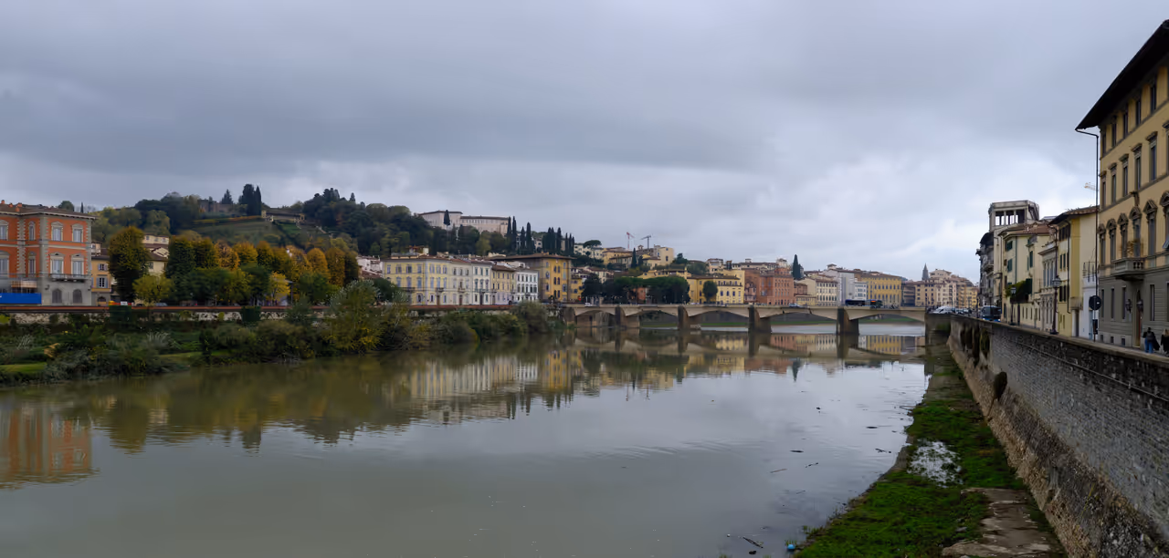 Bridges of the arno stroll in Florence