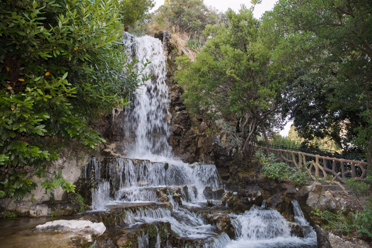 Villetta Di Negro waterfall