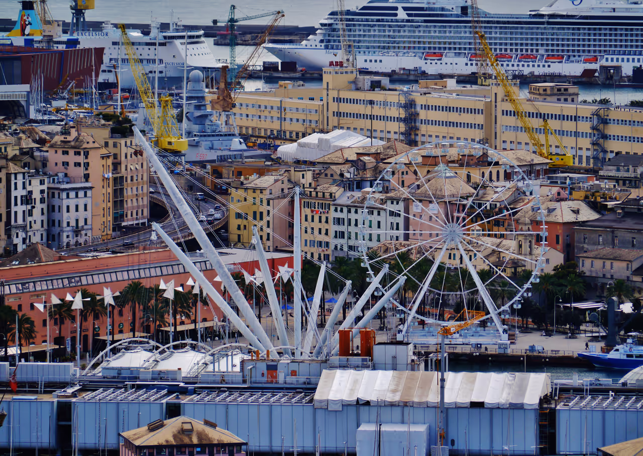 View from the bigo panoramic lift in Genoa