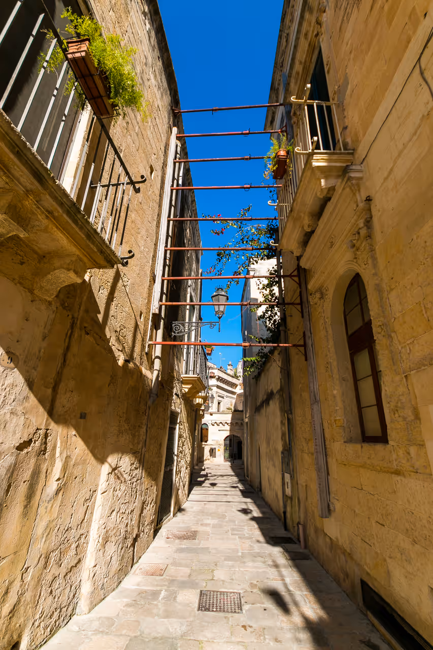 Lecce alleyway