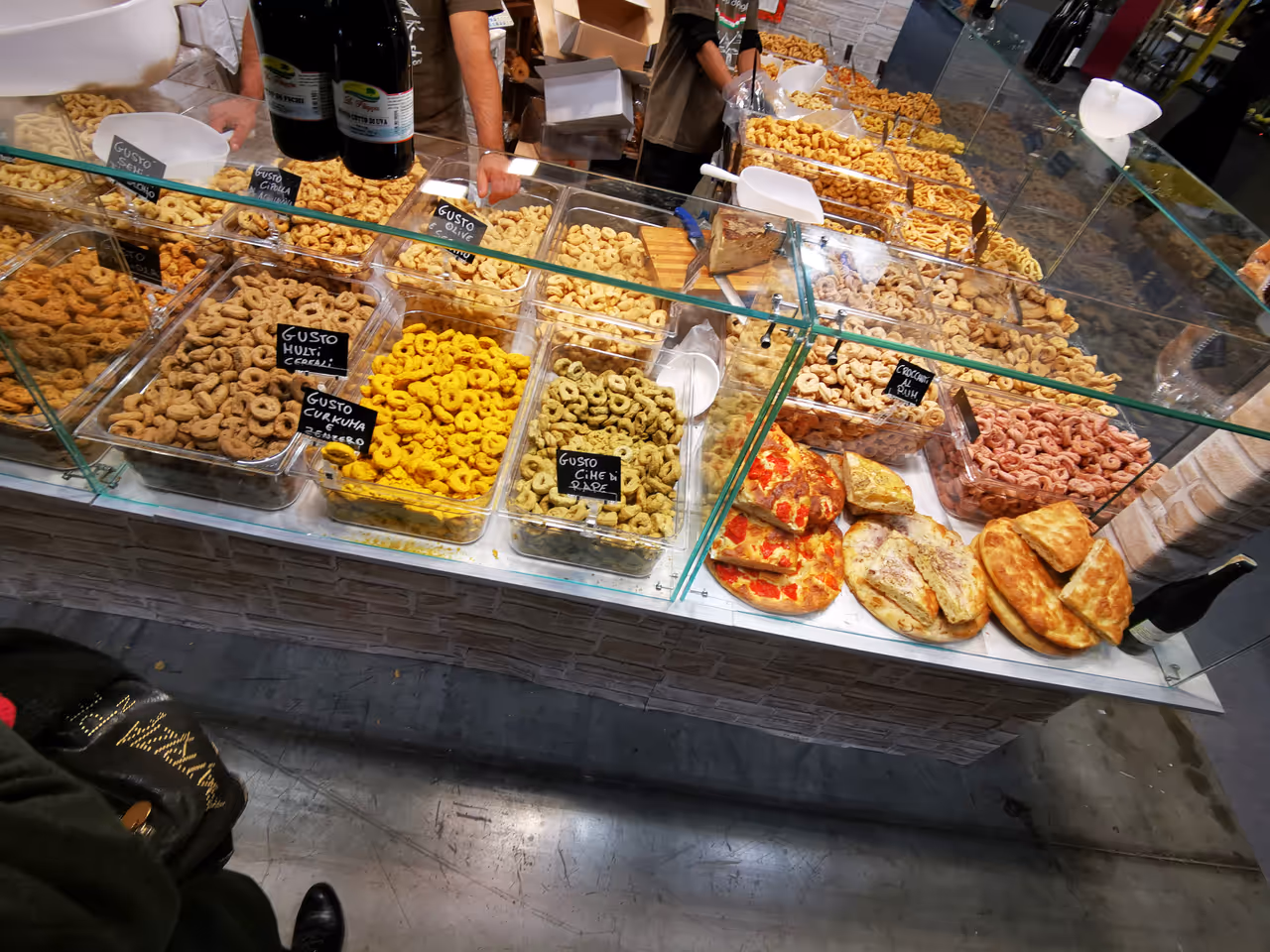 Tarallini food in Lecce