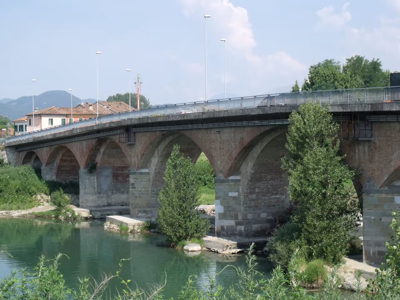 Explore CYCLING ROUTES in Lucca