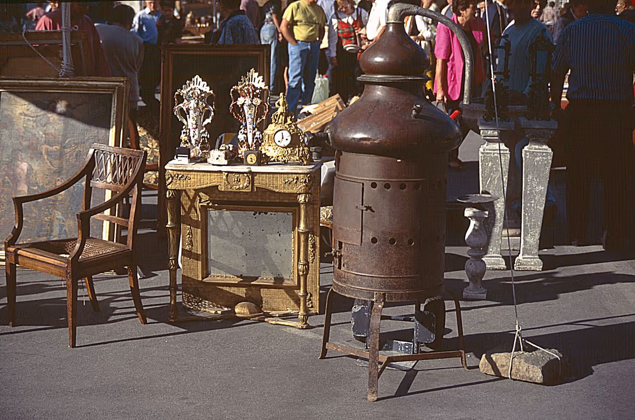 Antique market market in Lucca