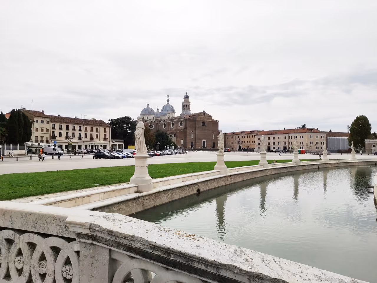 Rollerblading around prato della valle in Padua