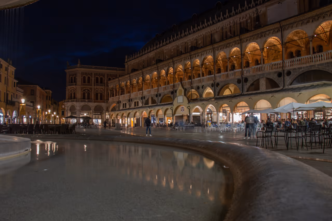 Fountain on the Piazza delle Erbe at night, Padua