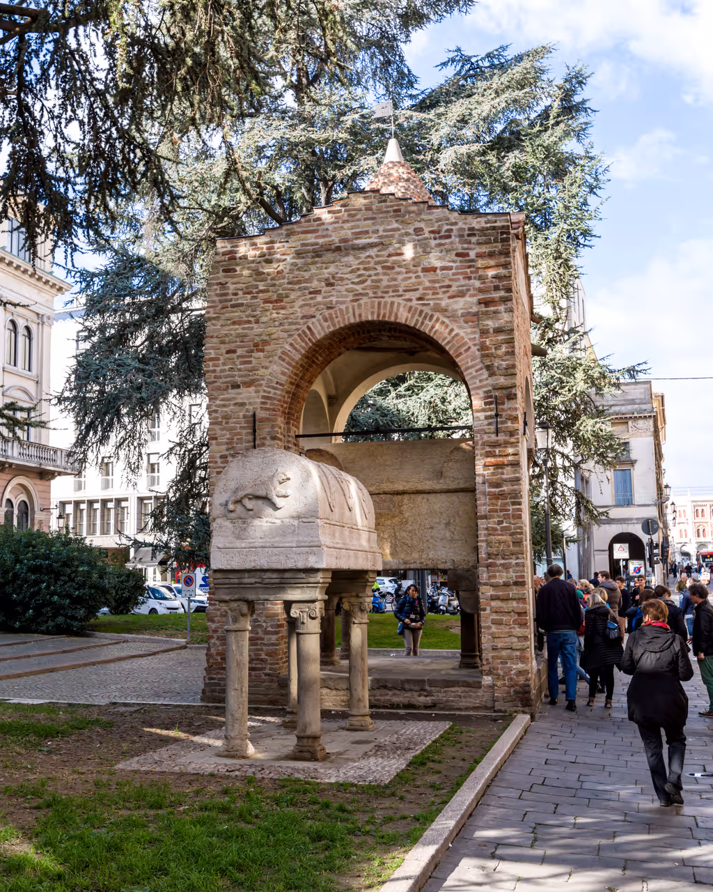 Tomb of Antenor, Padua