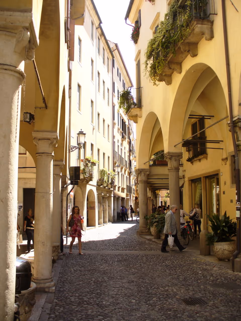 The jewish ghetto labyrinth stroll in Padua