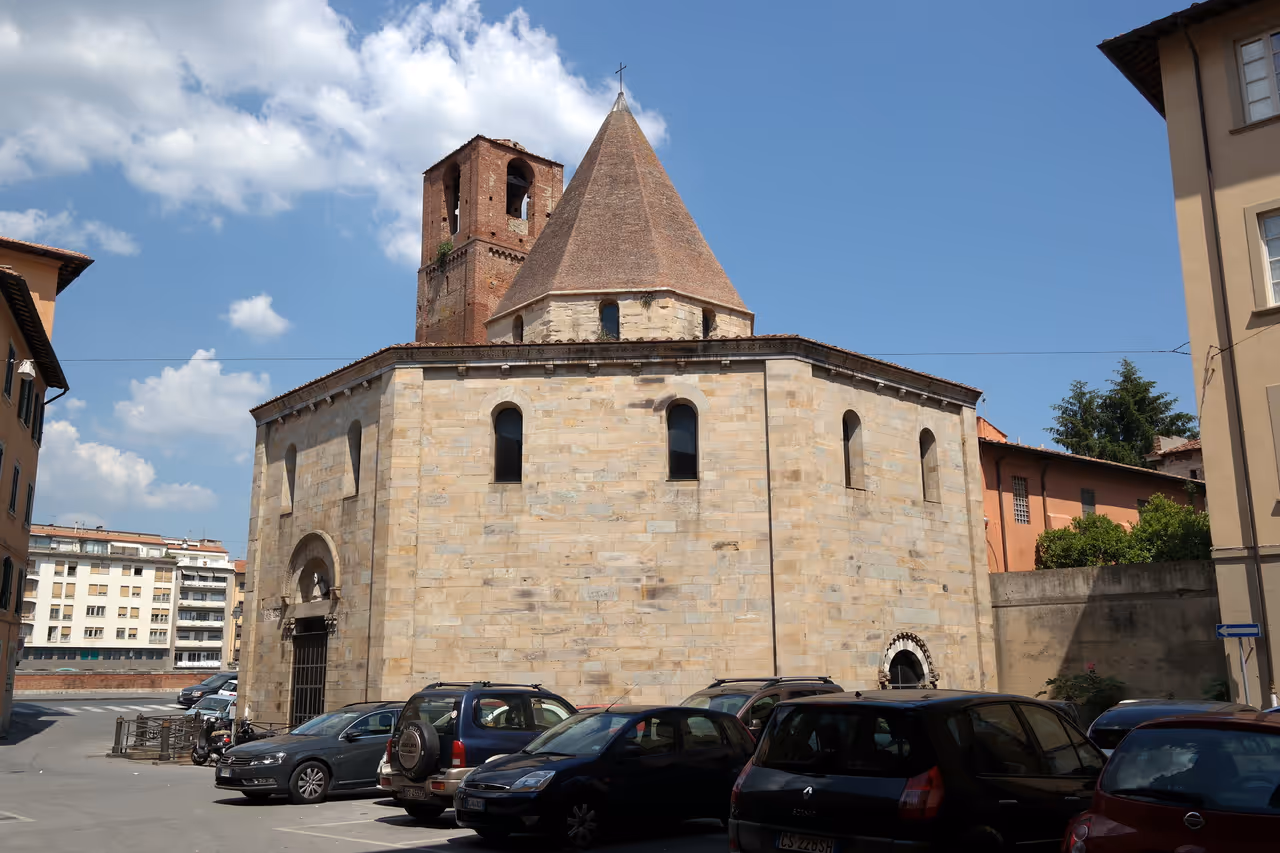Church of the holy sepulchre in Pisa