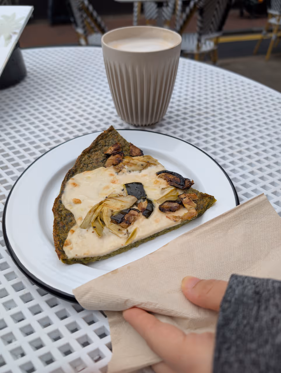 Chickpea flatbread food in Pisa
