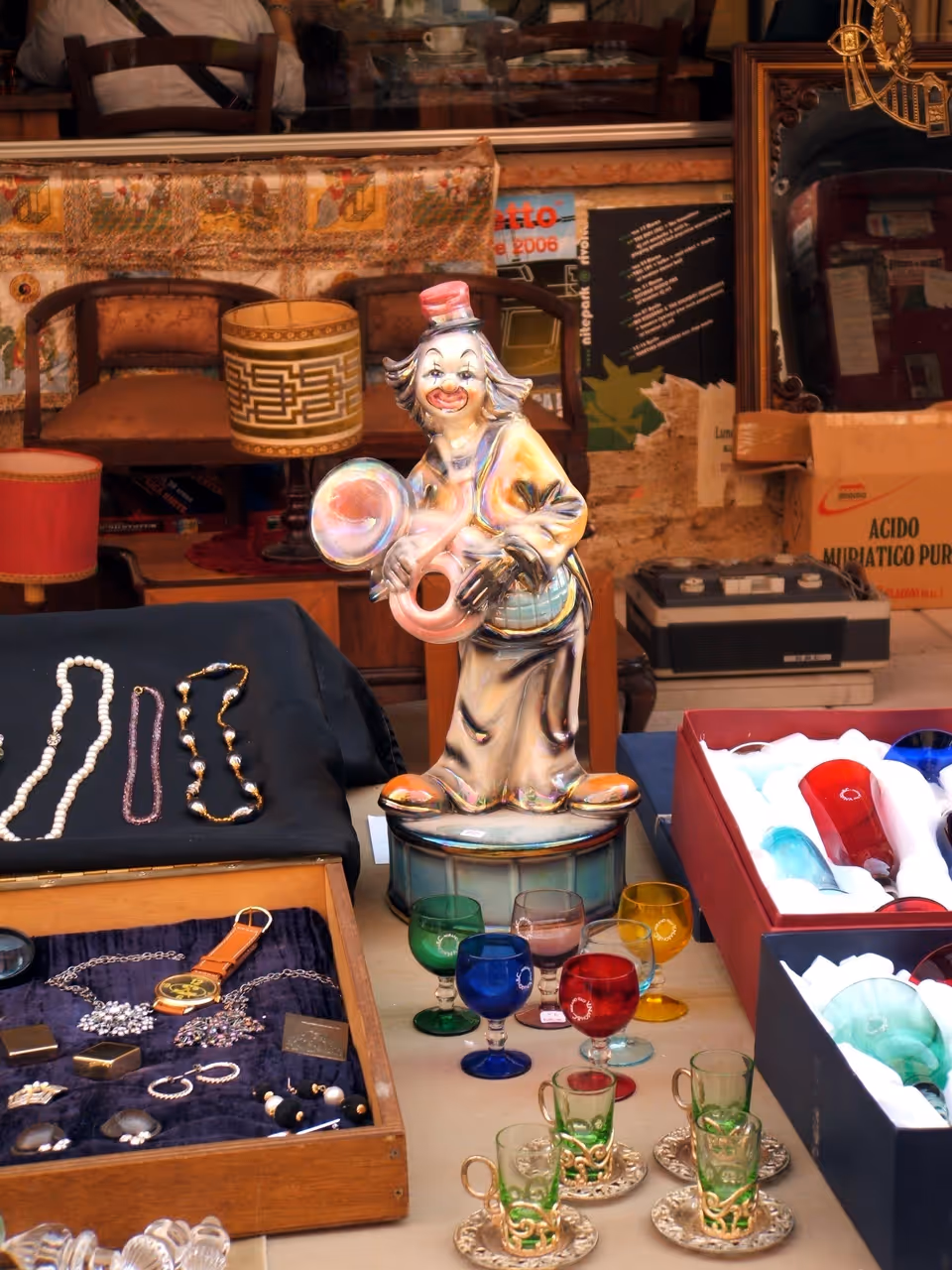 Antique market market in Pisa