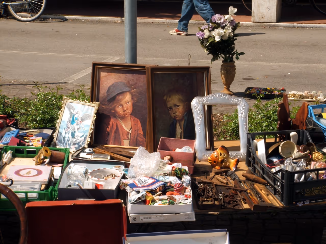 Antique market market in Pisa