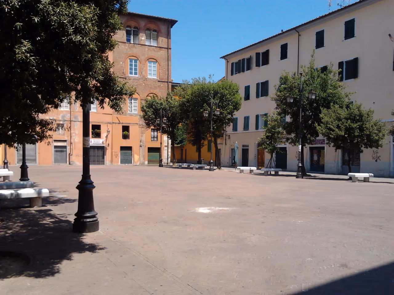 Gambacorti square nightlife spot in Pisa