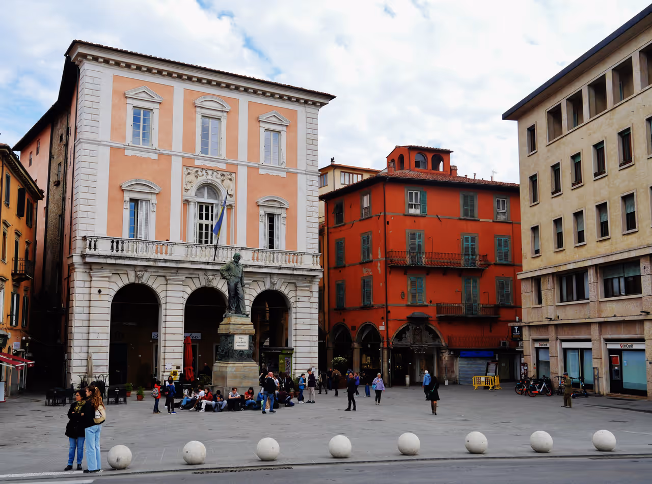 Garibaldi square nightlife spot in Pisa