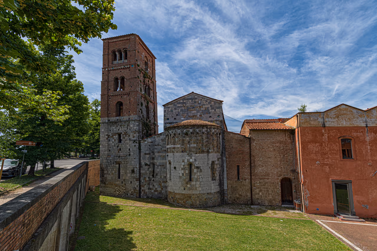 Viale delle piagge in Pisa