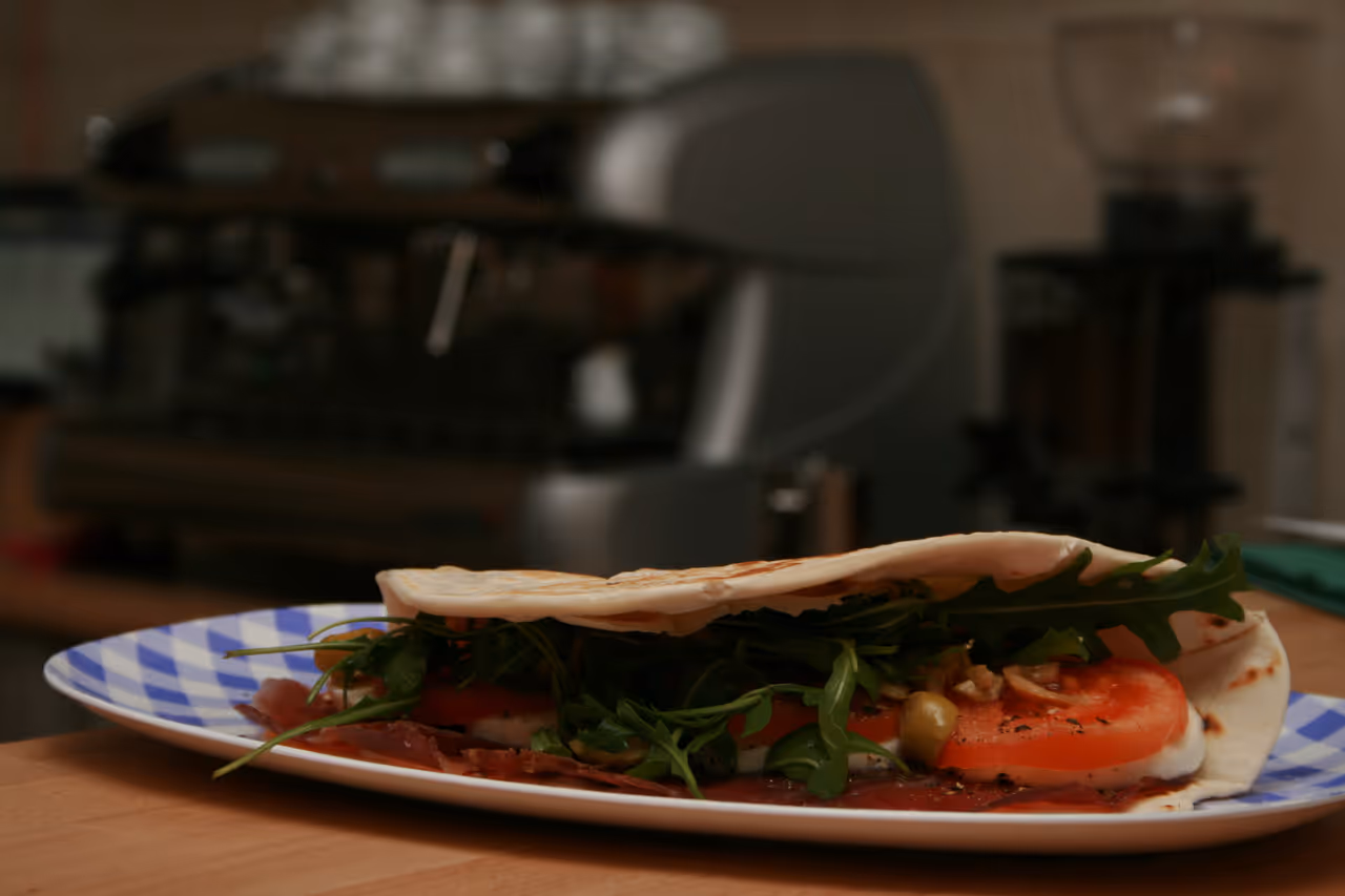 Romagnolo flatbread food in Ravenna