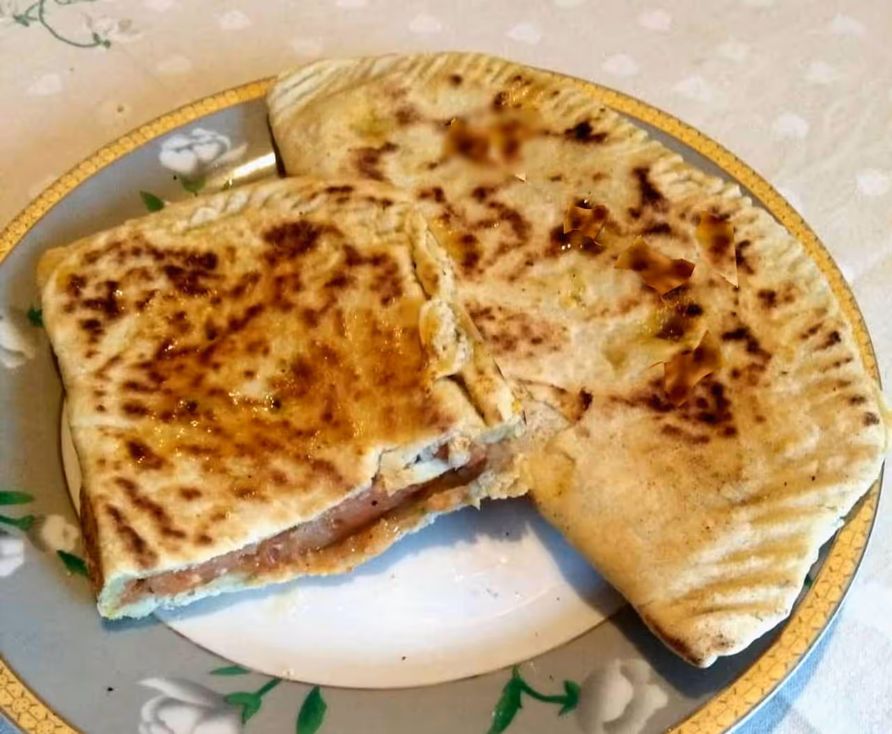 Stuffed flatbread food in Ravenna