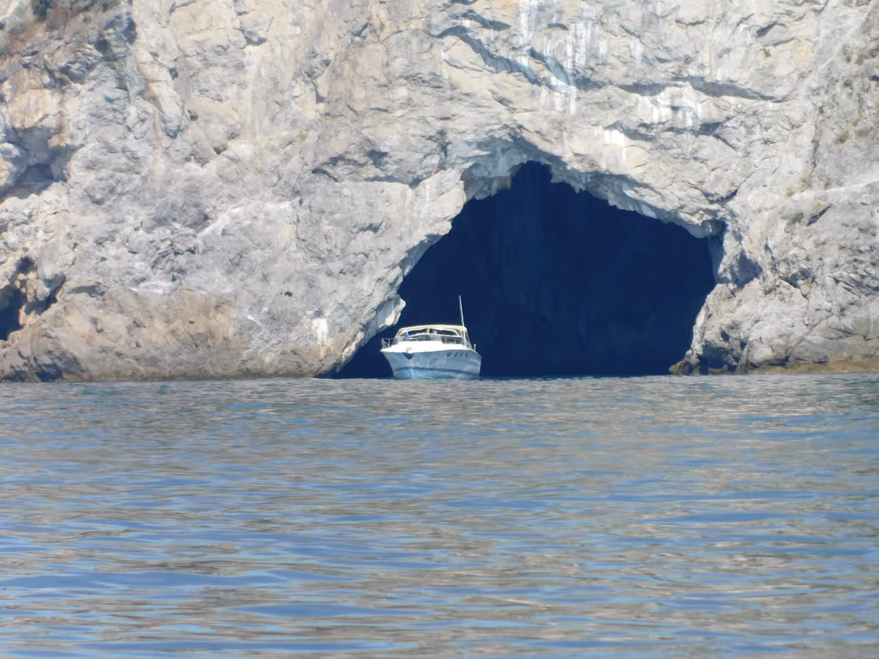 Sail the gulf of in Salerno