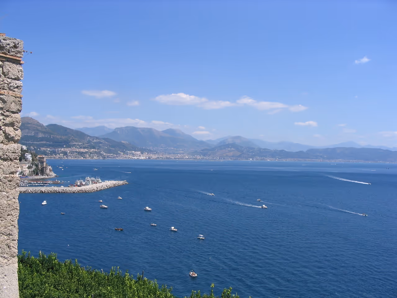 Sail the gulf of in Salerno