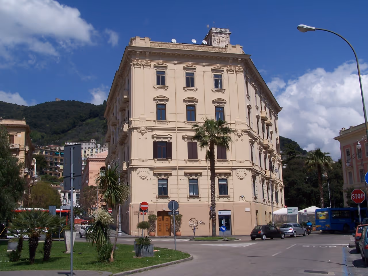 Palazzo Sorgenti degli Uberti on Via Porto, Salerno