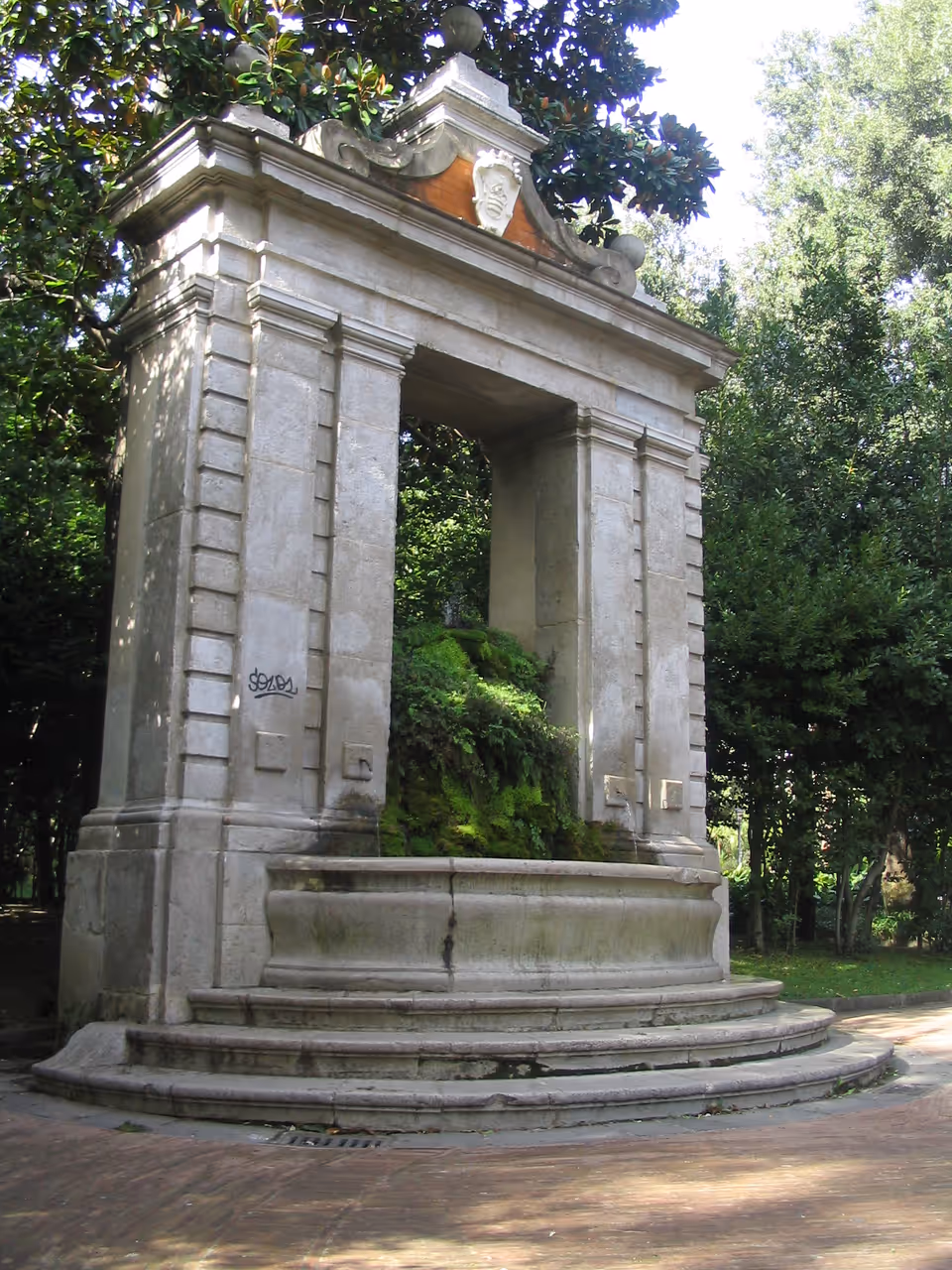 Don Tullio fountain, Salerno