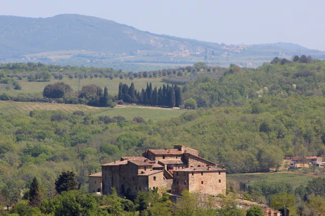 Monteliscai, Village and Castle in the territory of Siena