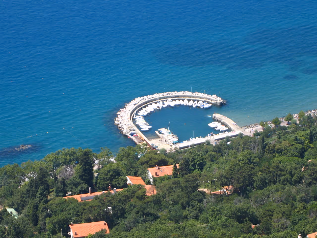Sunbathe at barcola beach free activity in Trieste