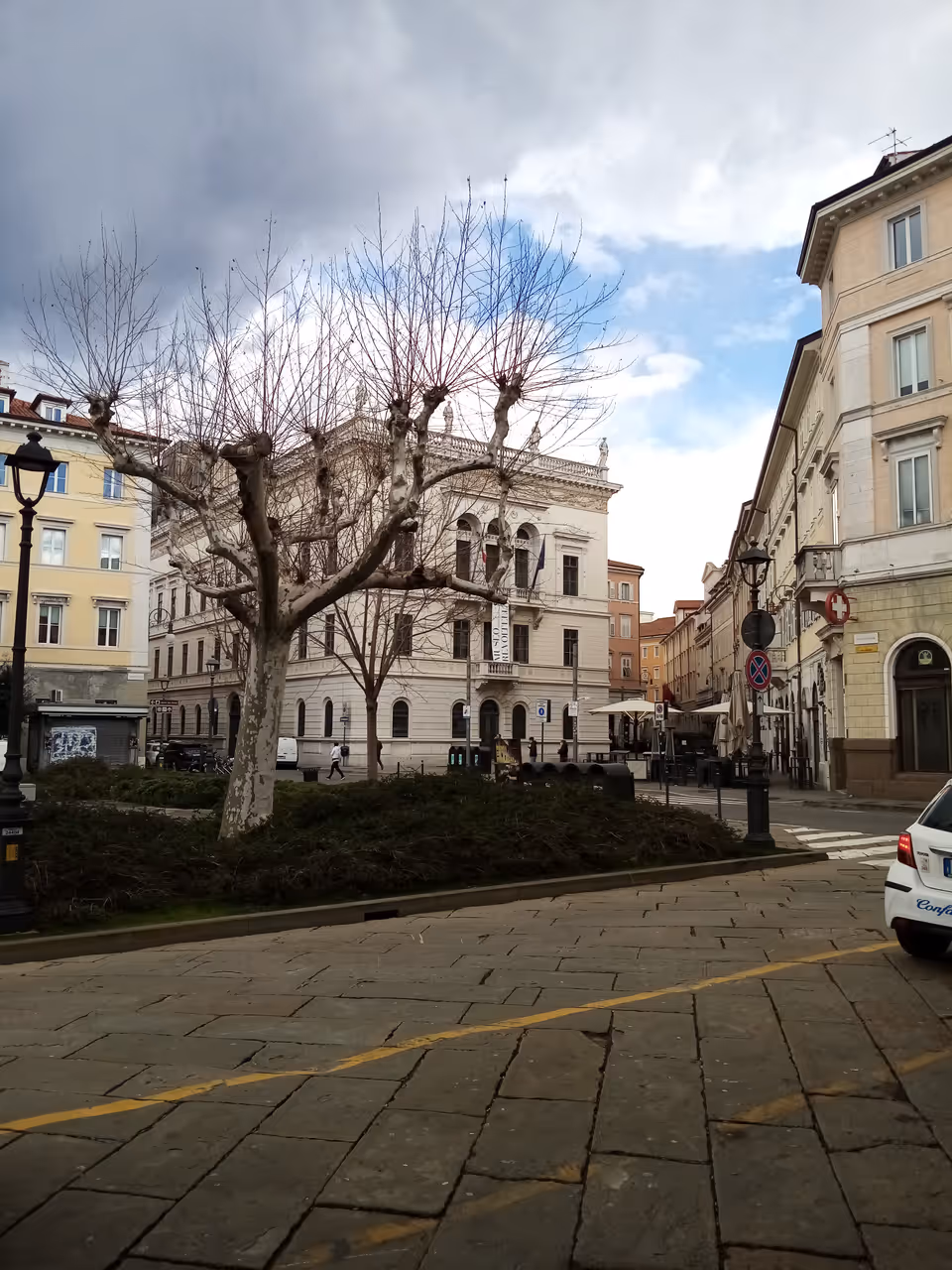 Piazza venezia district nightlife spot in Trieste