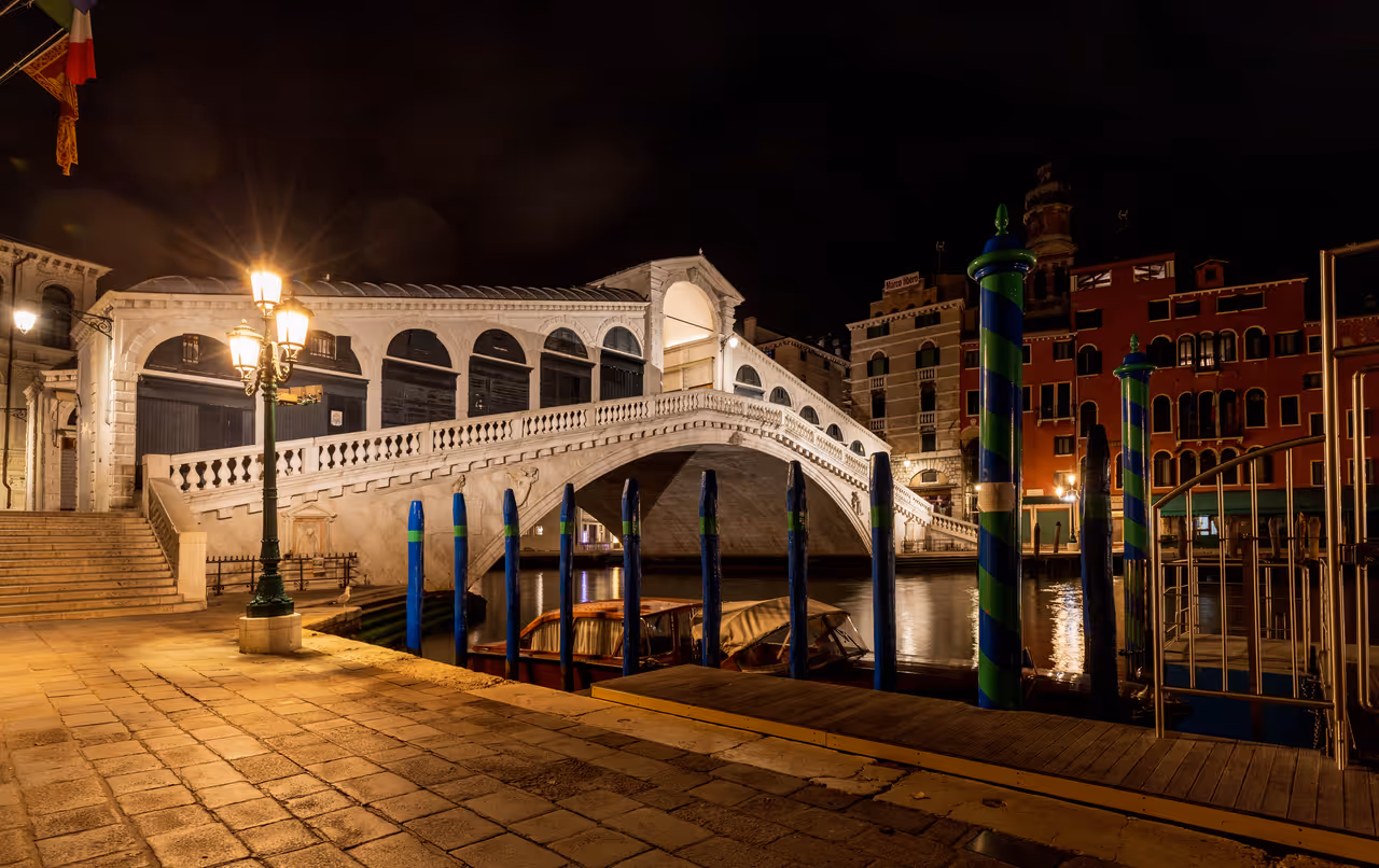 Rialto bridge in Venice