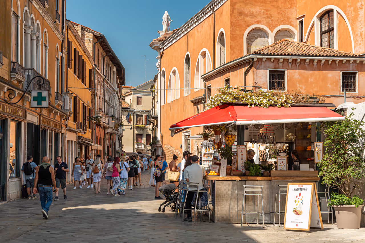 Venezia buildings and squre shop