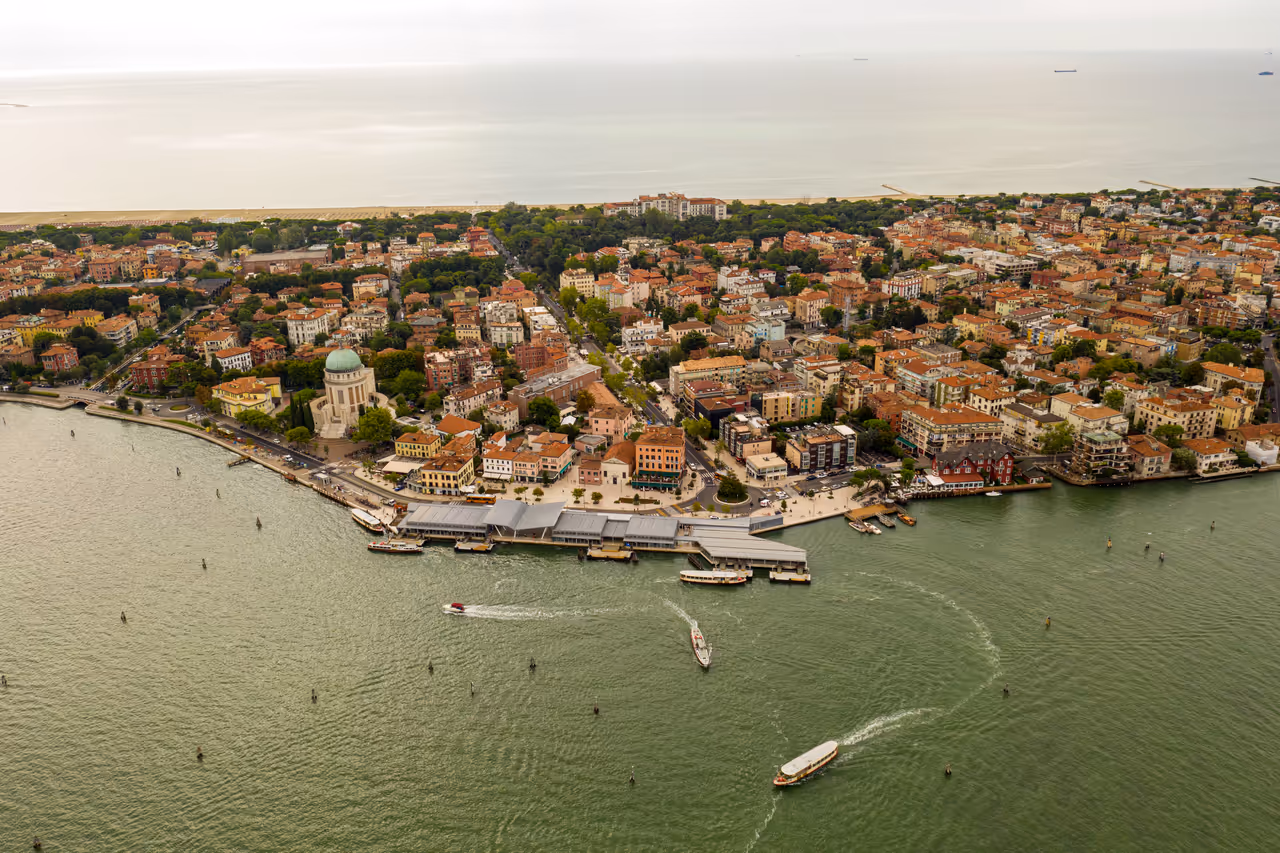 Lido coastal ride cycling in Venice