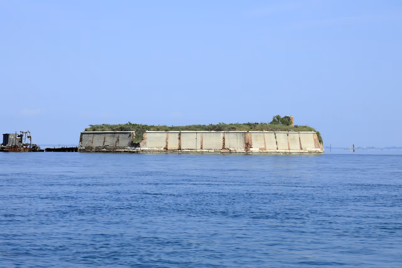 Pellestrina island trail cycling in Venice