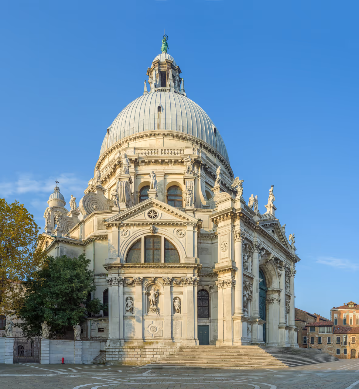 Visit the salute basilica free activity in Venice