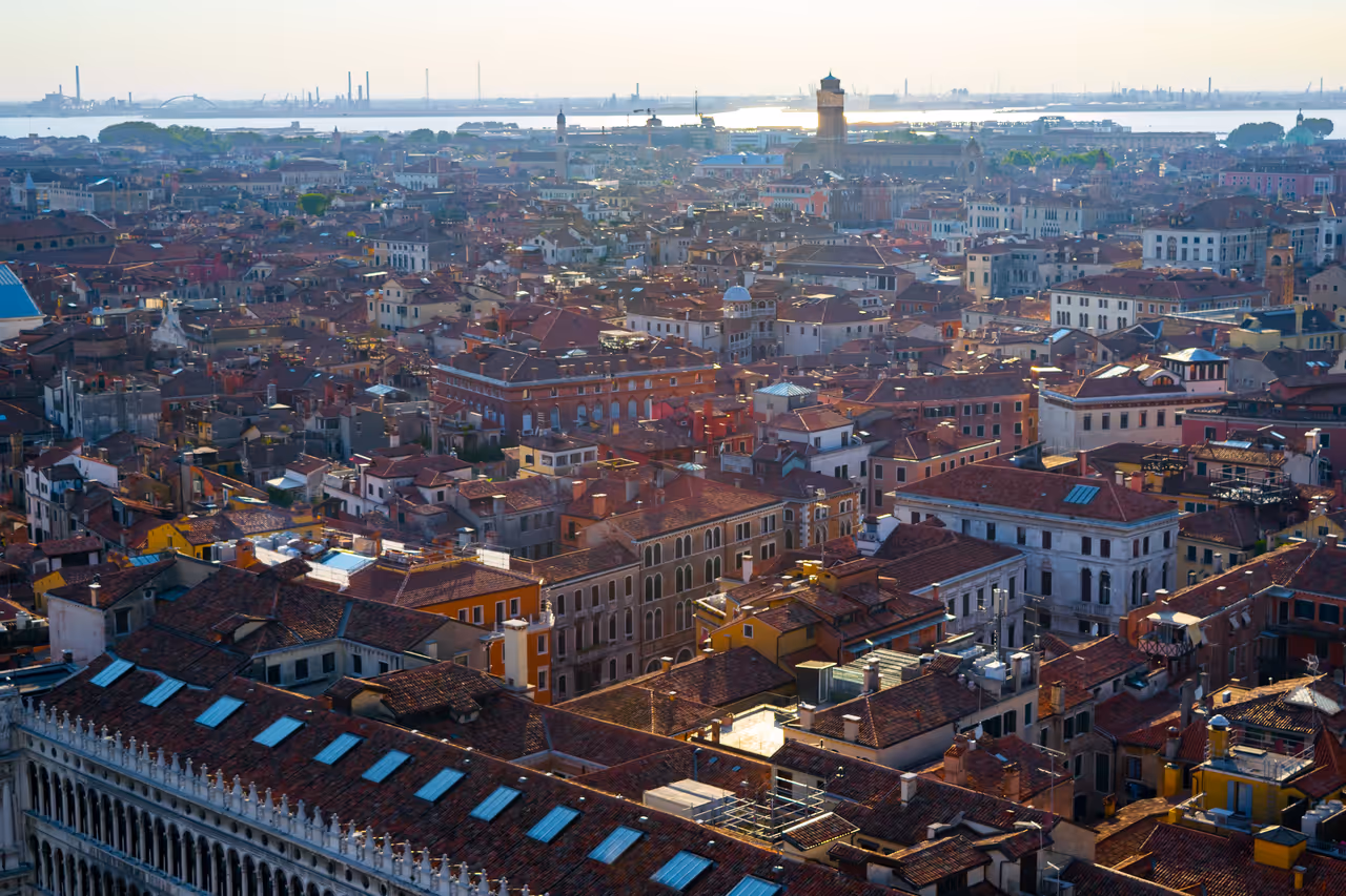 Wander around cannaregio free activity in Venice