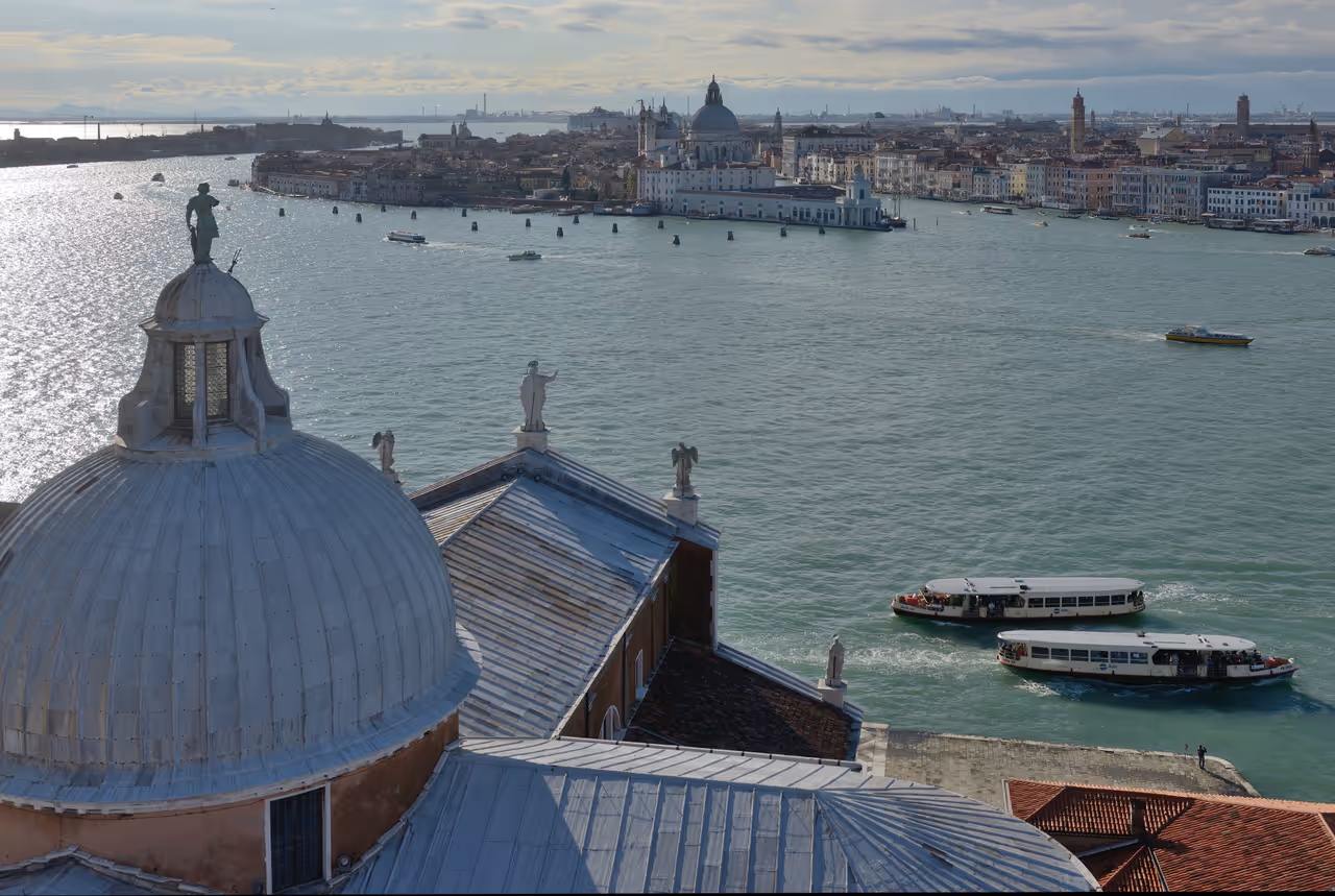 Wander the piazze of dorsoduro in Venice
