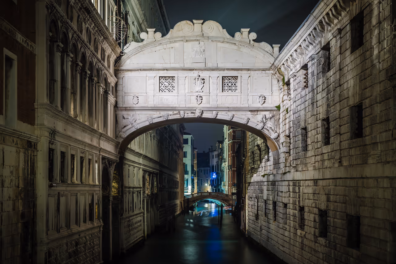 Bridge of sighs in Venice
