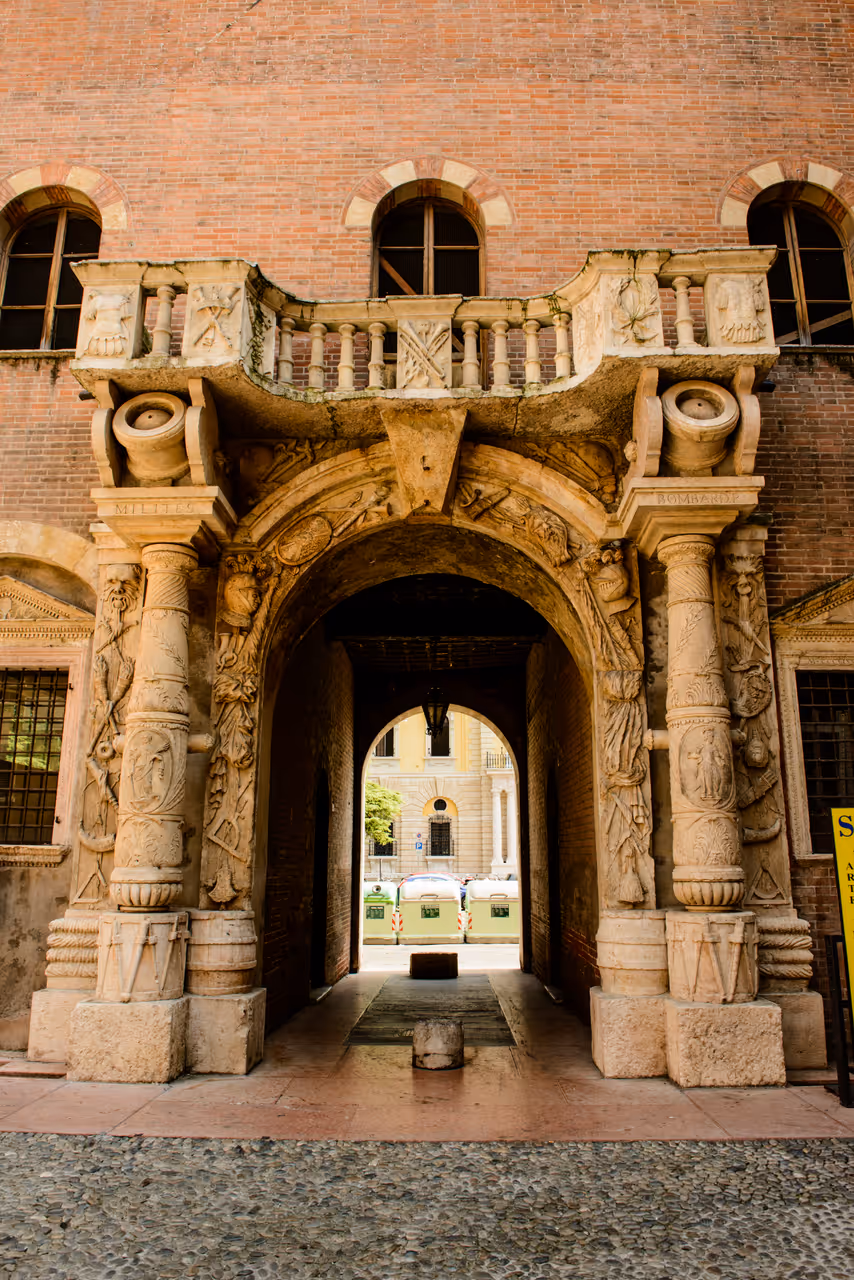 Verona archway