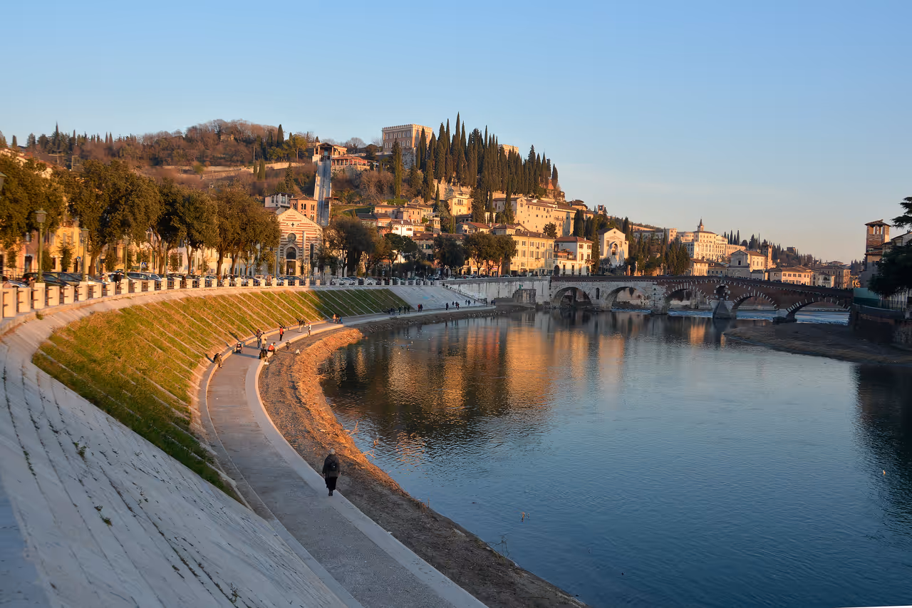 The river adige loop cycling in Verona