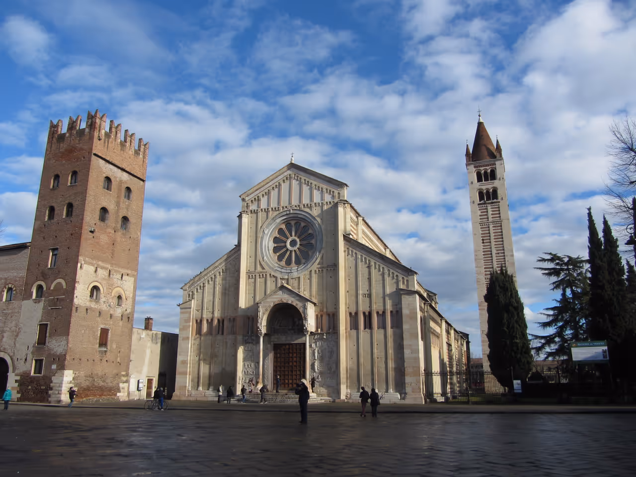 Explore the san zeno neighbourhood free activity in Verona