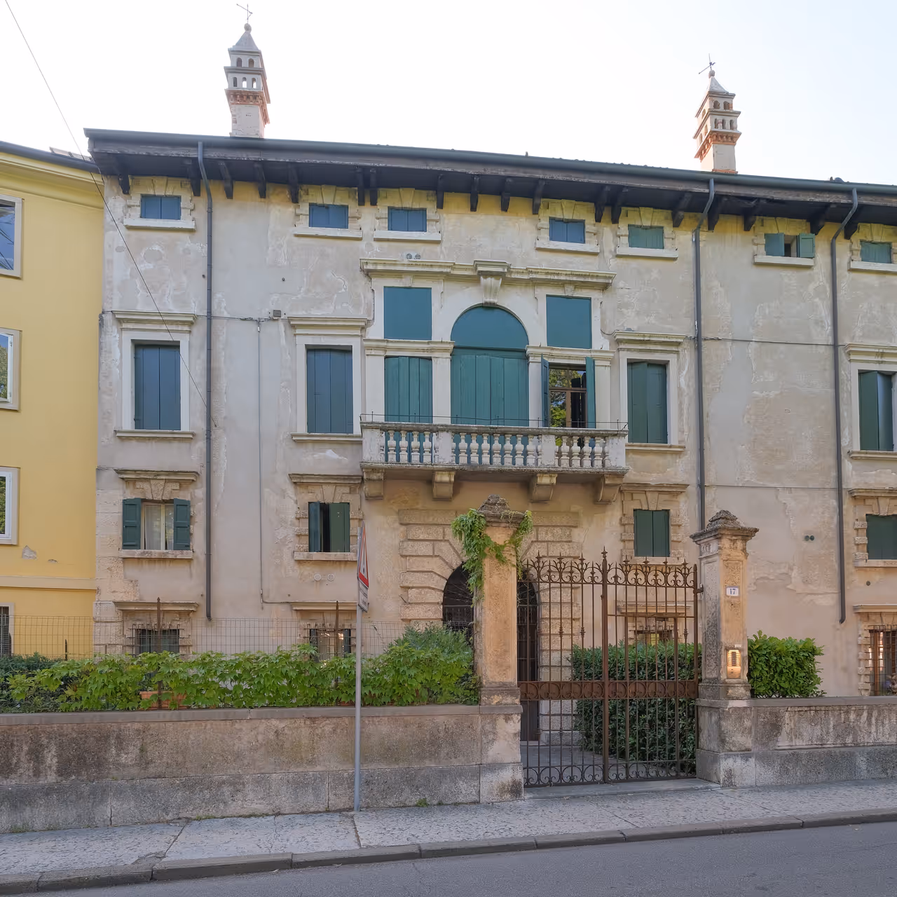 Carega district nightlife spot in Verona
