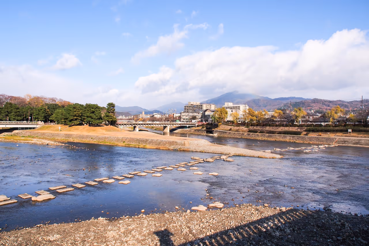 Kamogawa stepping stones free activity in Kyoto
