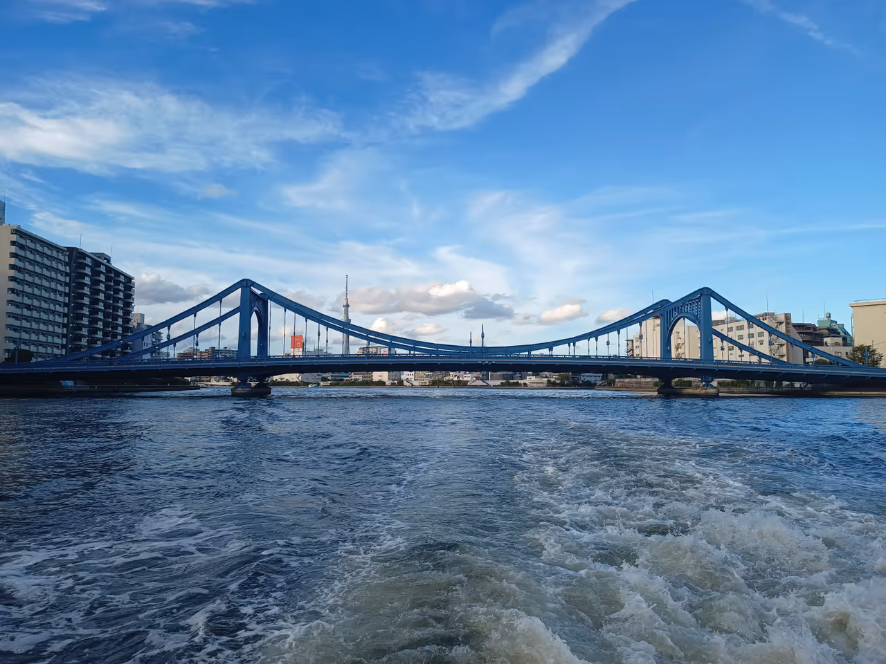 Kayaking on the sumida river in Tokyo