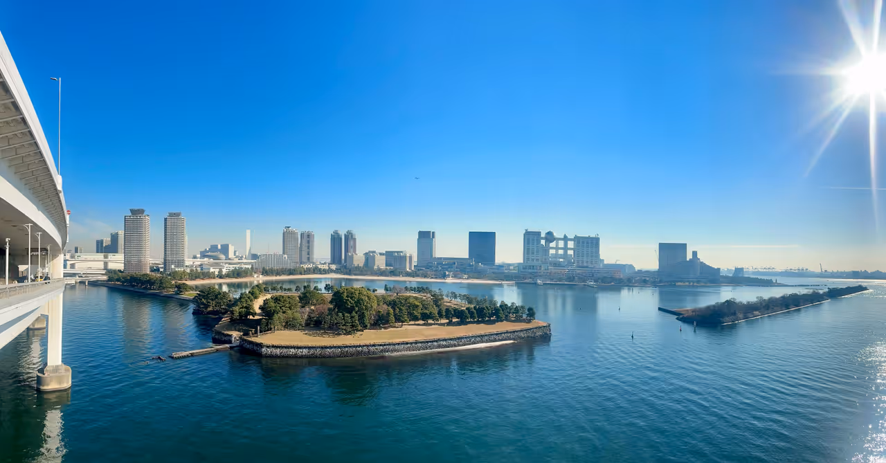 Running along odaiba bay in Tokyo