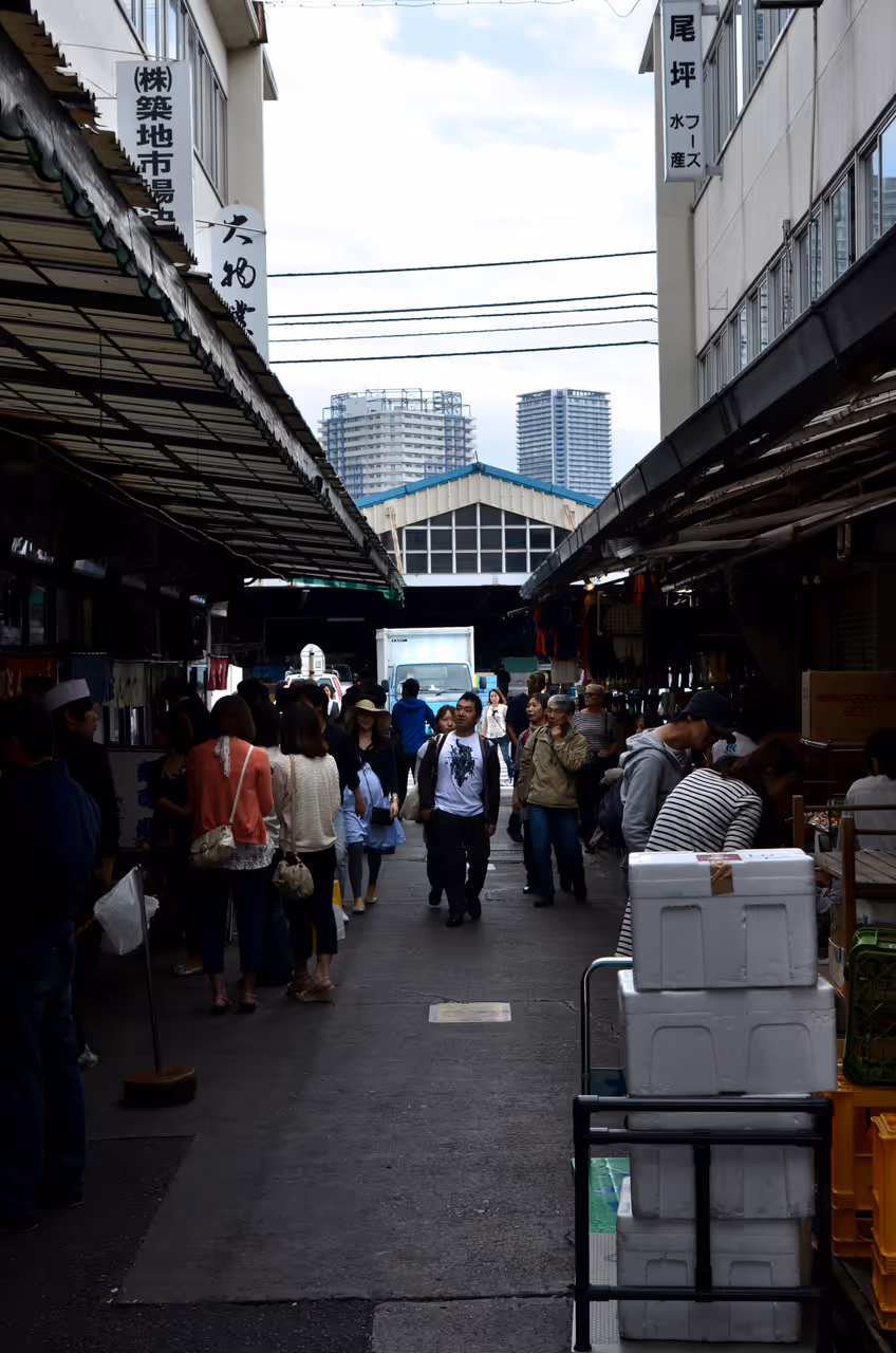 Tsukiji outer market market in Tokyo