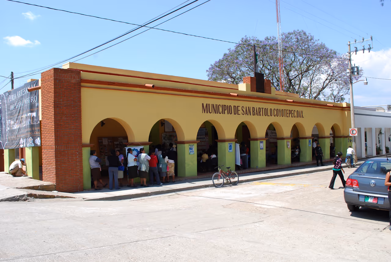 Black pottery of san bartolo coyotepec in Oaxaca city
