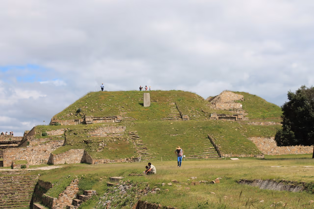 Monte albán in Oaxaca city