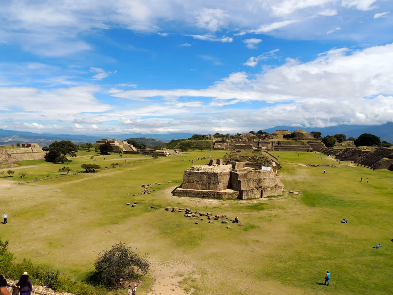 Monte albán in Oaxaca city
