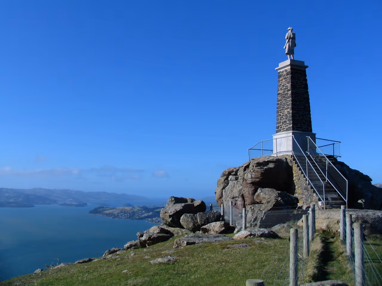 Soldiers memorial peninsula in Dunedin