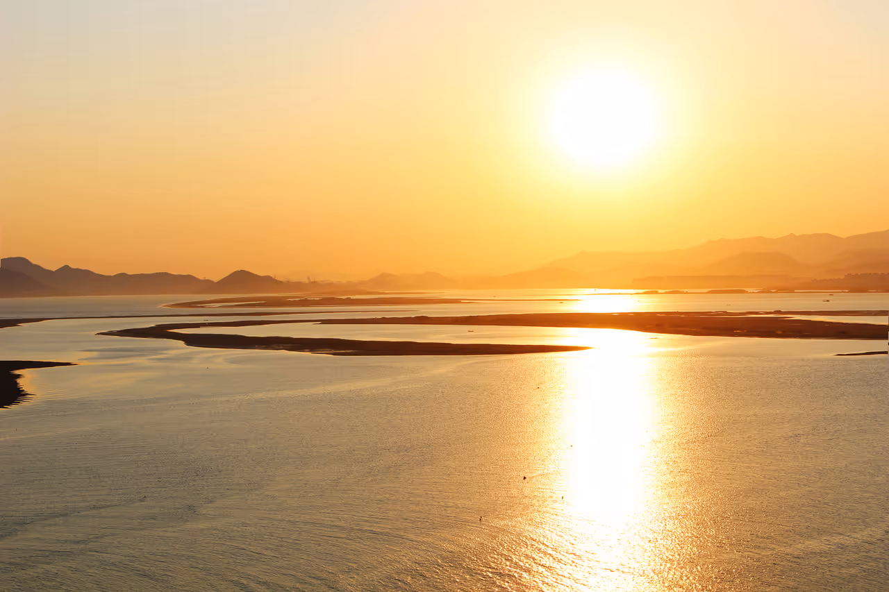 Nakdong river during sunset, Busan