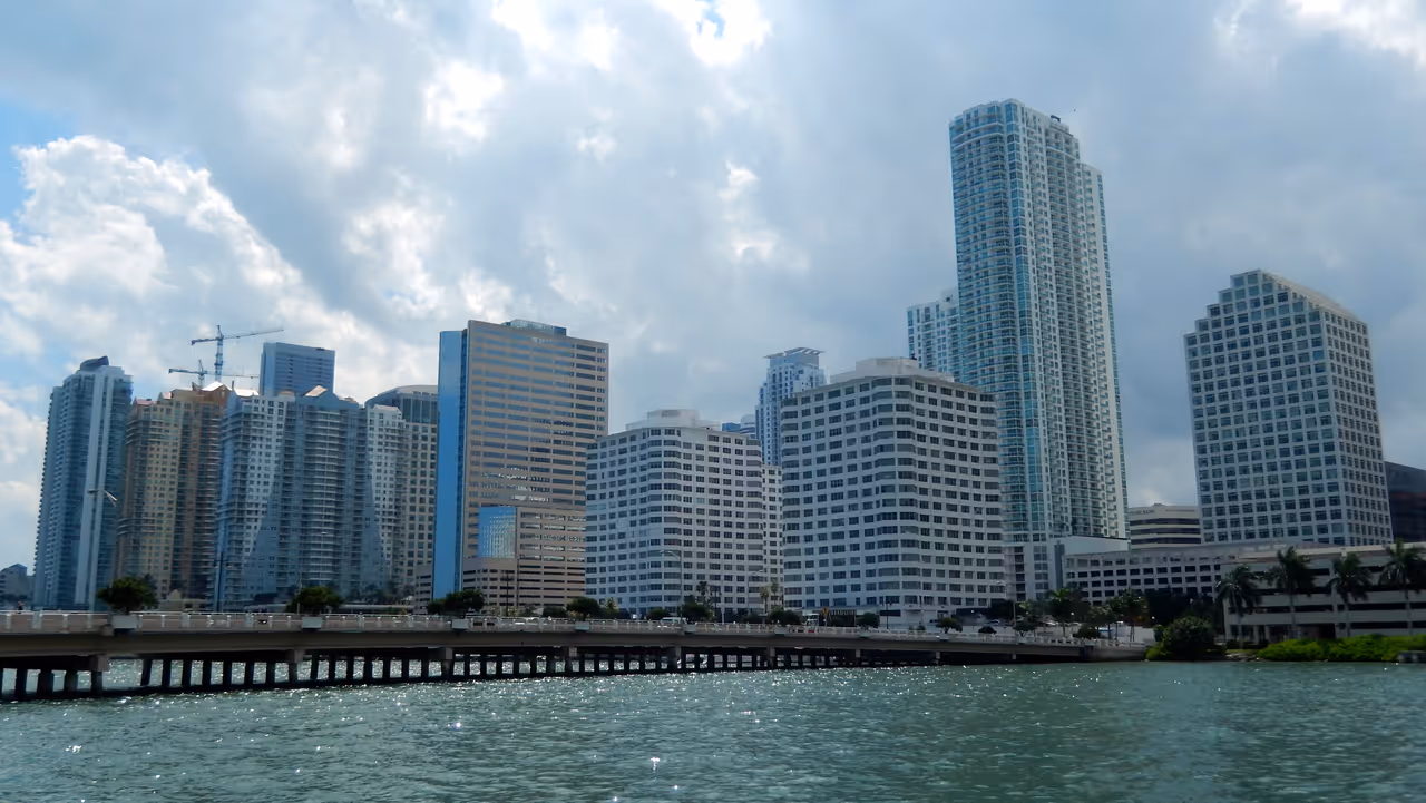 Riverwalk to brickell key stroll, Miami