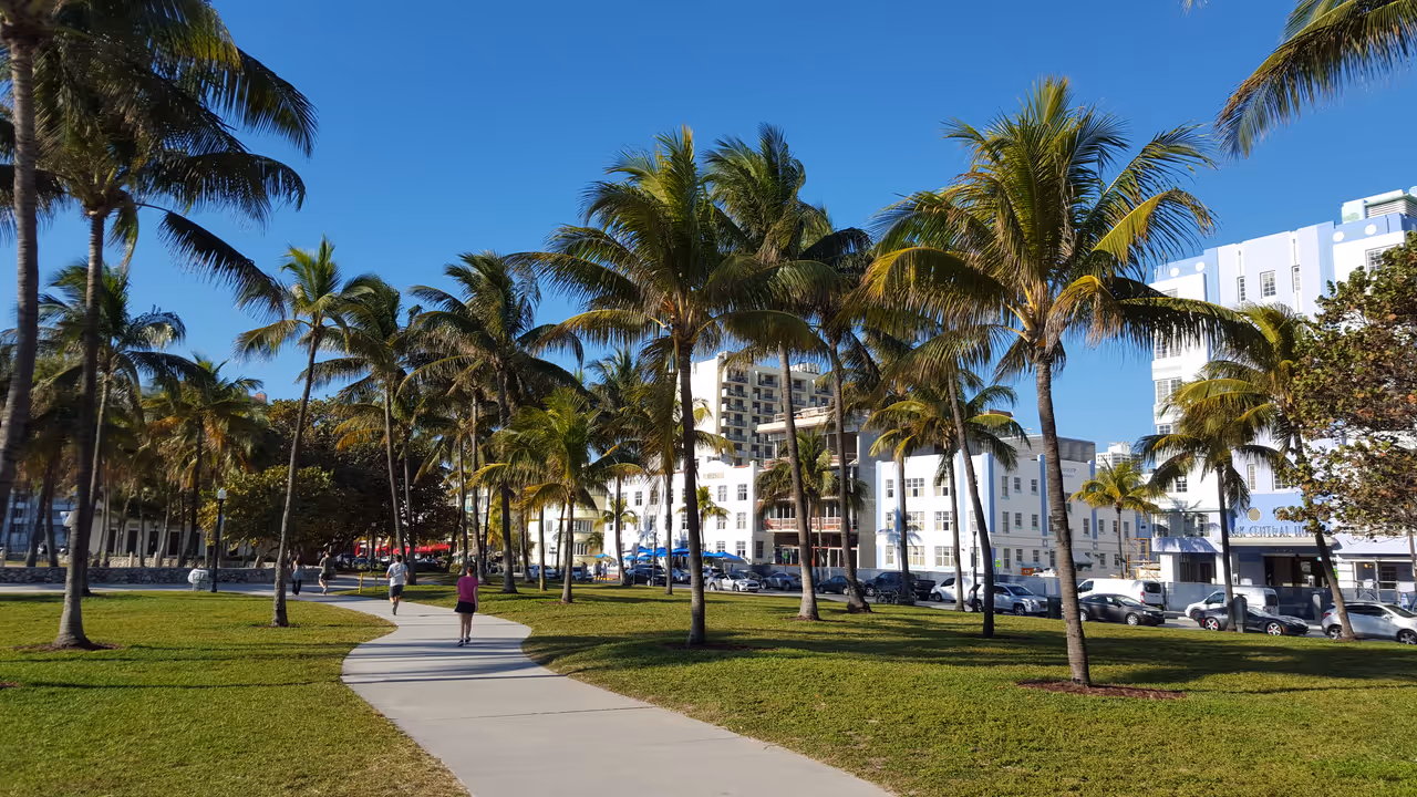 Ocean drive and lummus park stroll, Miami